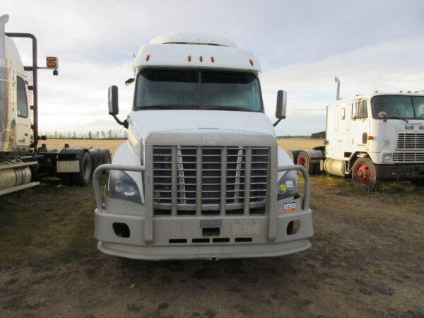 2016 FREIGHTLINER CASCADIA - Image 2